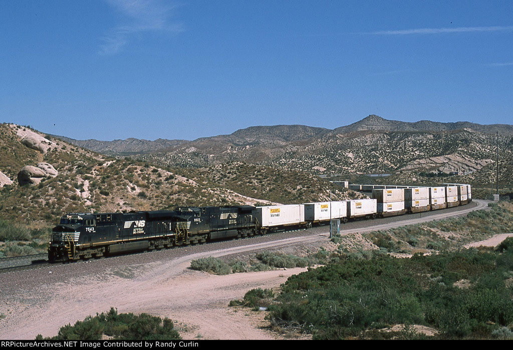 NS 7543 on Cajon Pass